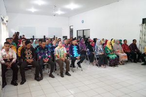 Penyerahan Surat Tanda Lulus Ujian Kenaikan Pangkat Penyesuaian Ijazah (5)