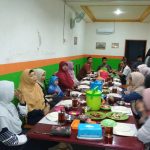 Foto bersama buka puasa semua stakeholder BKD Diklat Kab. HSS 05-06-2018