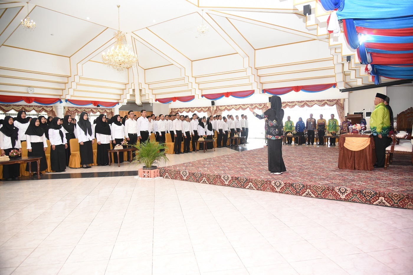 Penyerahan SK CPNS tahun 2018 kab hss 2