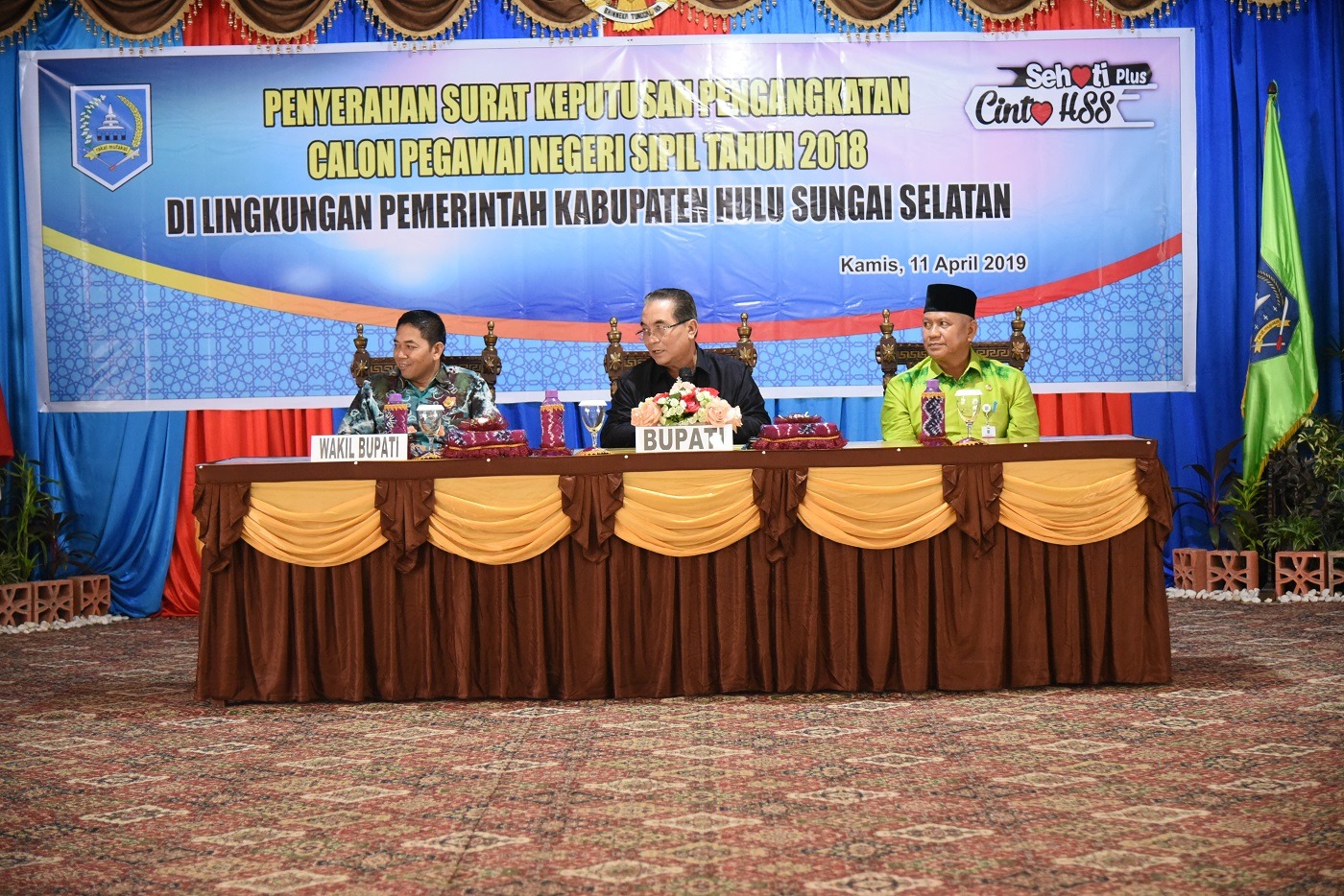 Penyerahan SK CPNS tahun 2018 kab hss 4